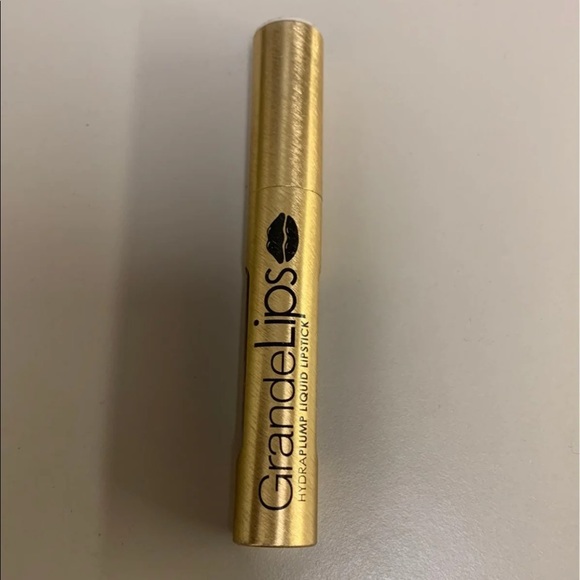 GrandeLips - Picture 4 of 4